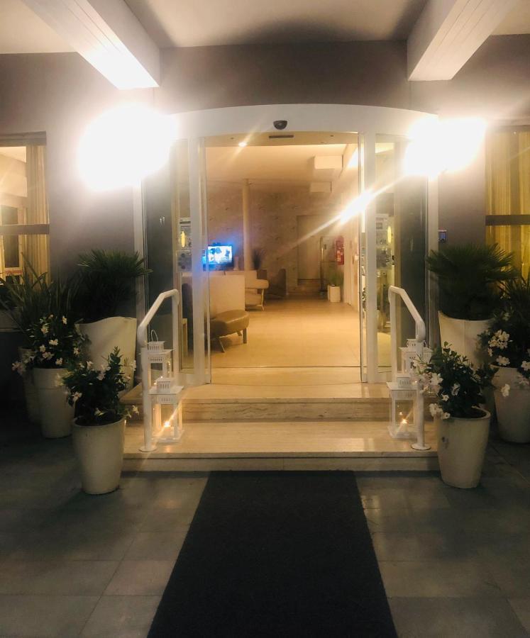 Hotel Viamare Милано Мартима Екстериор снимка
