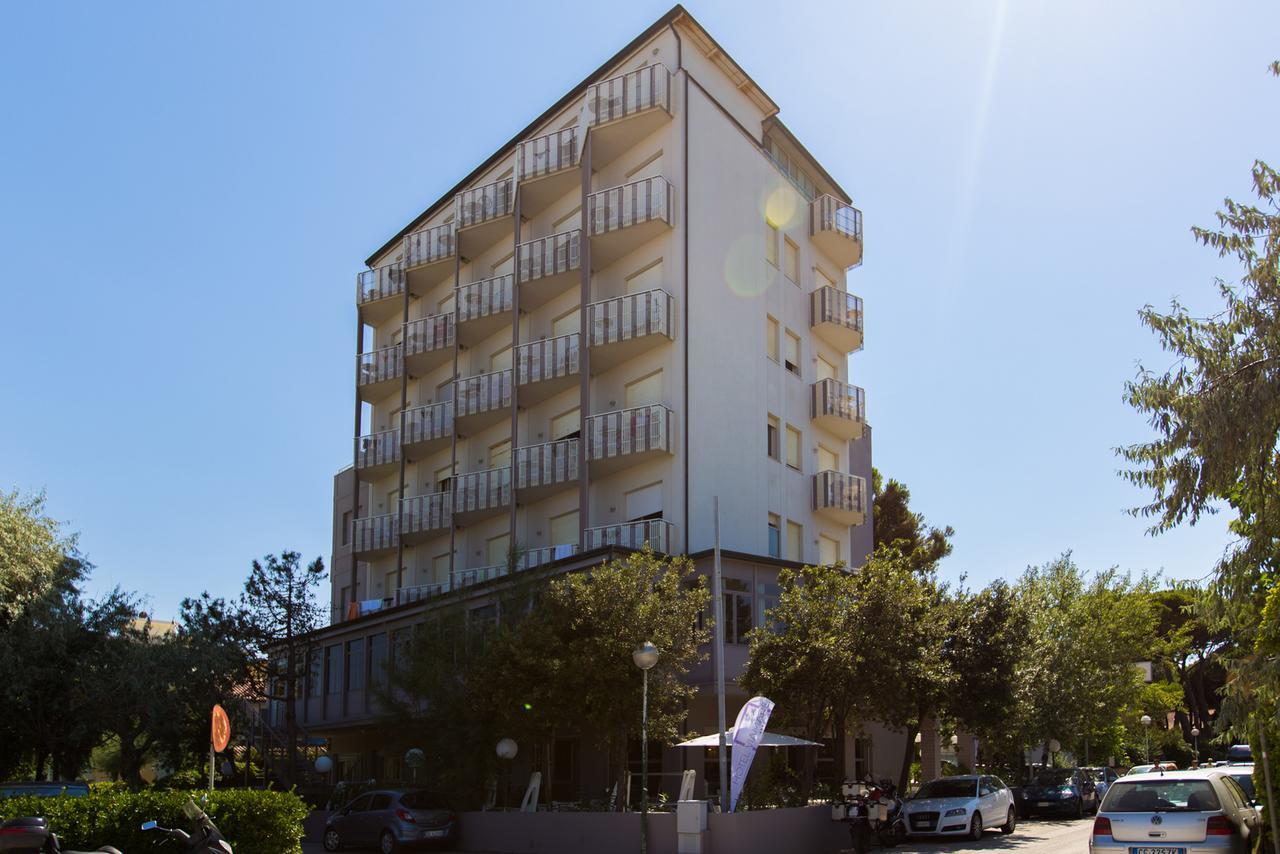 Hotel Viamare Милано Мартима Екстериор снимка