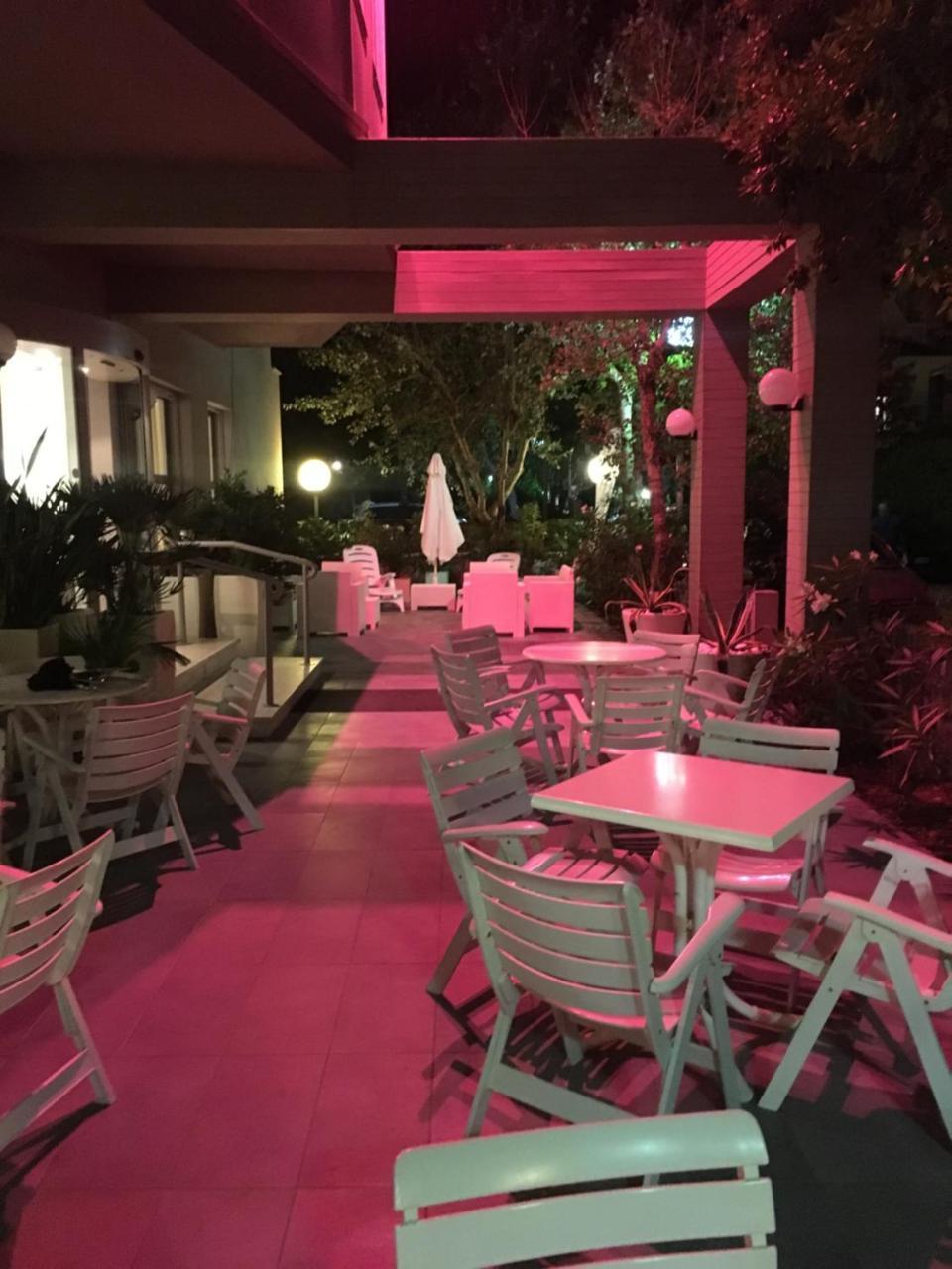 Hotel Viamare Милано Мартима Екстериор снимка
